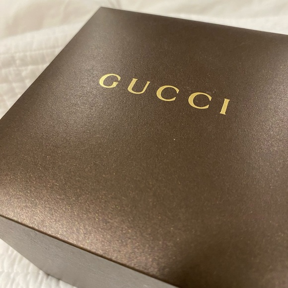 Authentic Gucci Horse Bit Watch - Picture 10 of 11